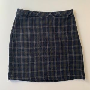 Urban Outfitters| Navy Plaid Skirt | XS- TP